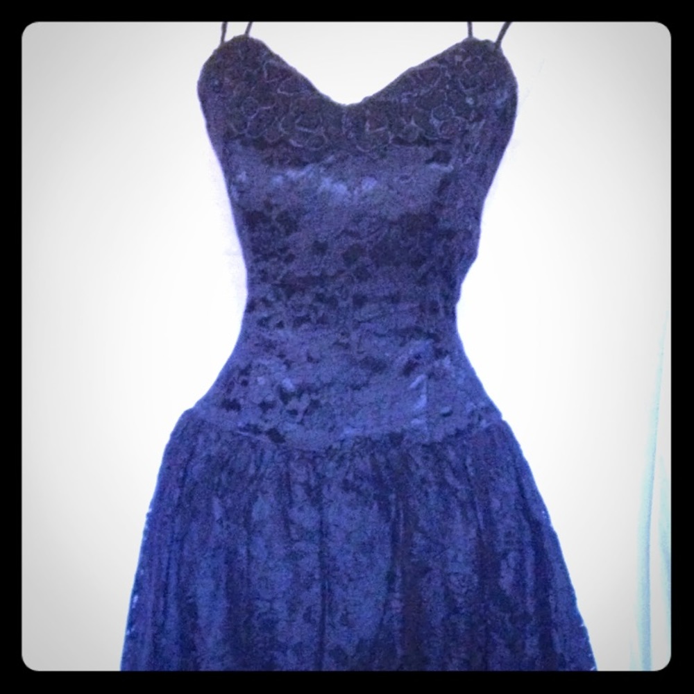 Vintage Black lace party dress, size 6